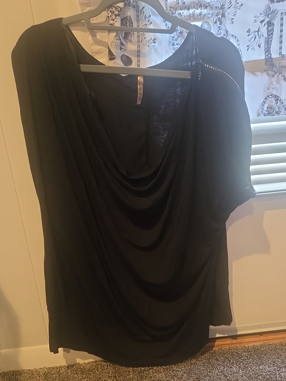 Women's Black Draped Short Sleeve Top